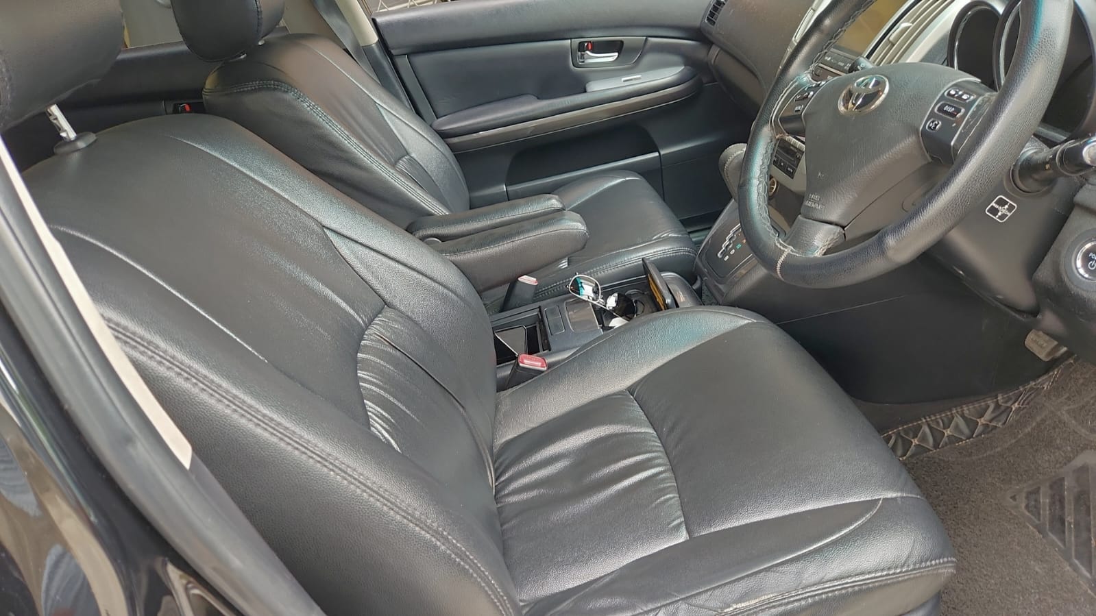 Toyota Harrier 2011