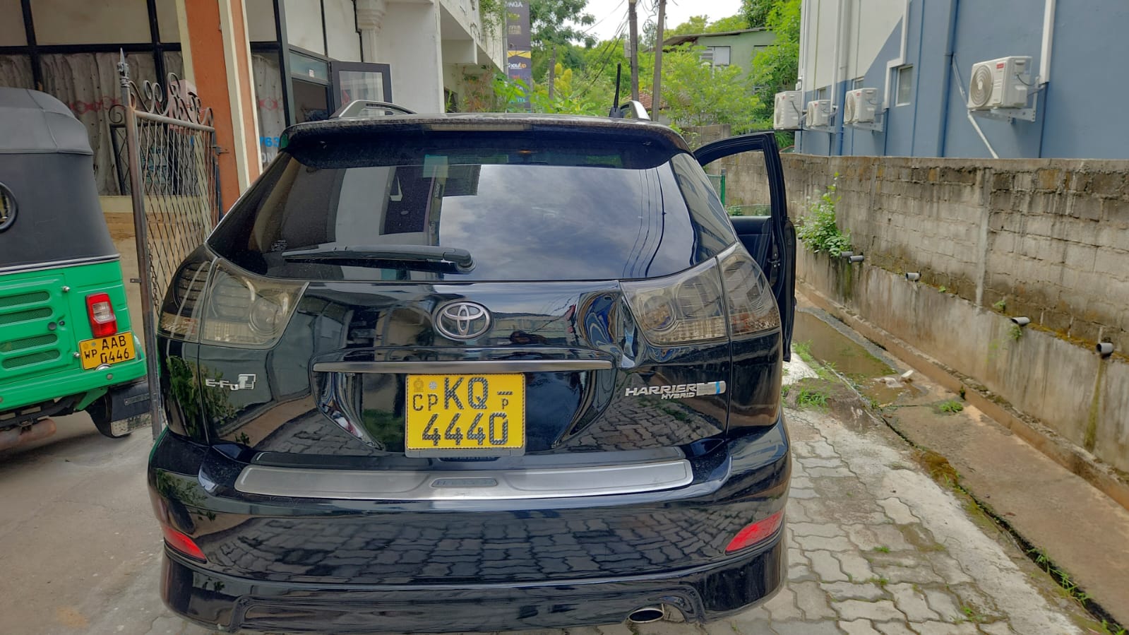 Toyota Harrier 2011