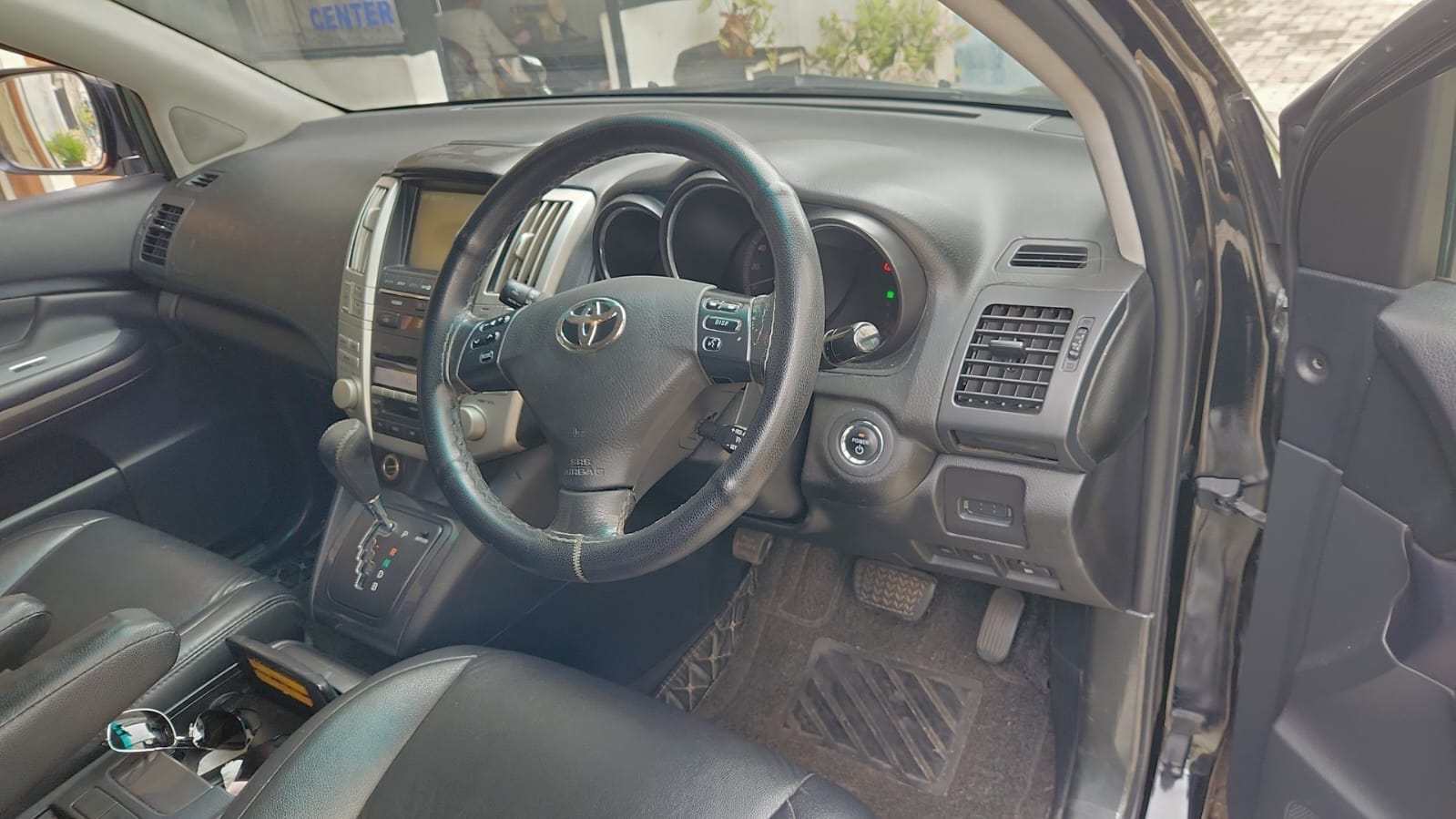 Toyota Harrier 2011