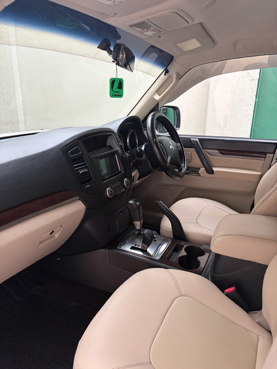 Mitsubishi Montero 2013