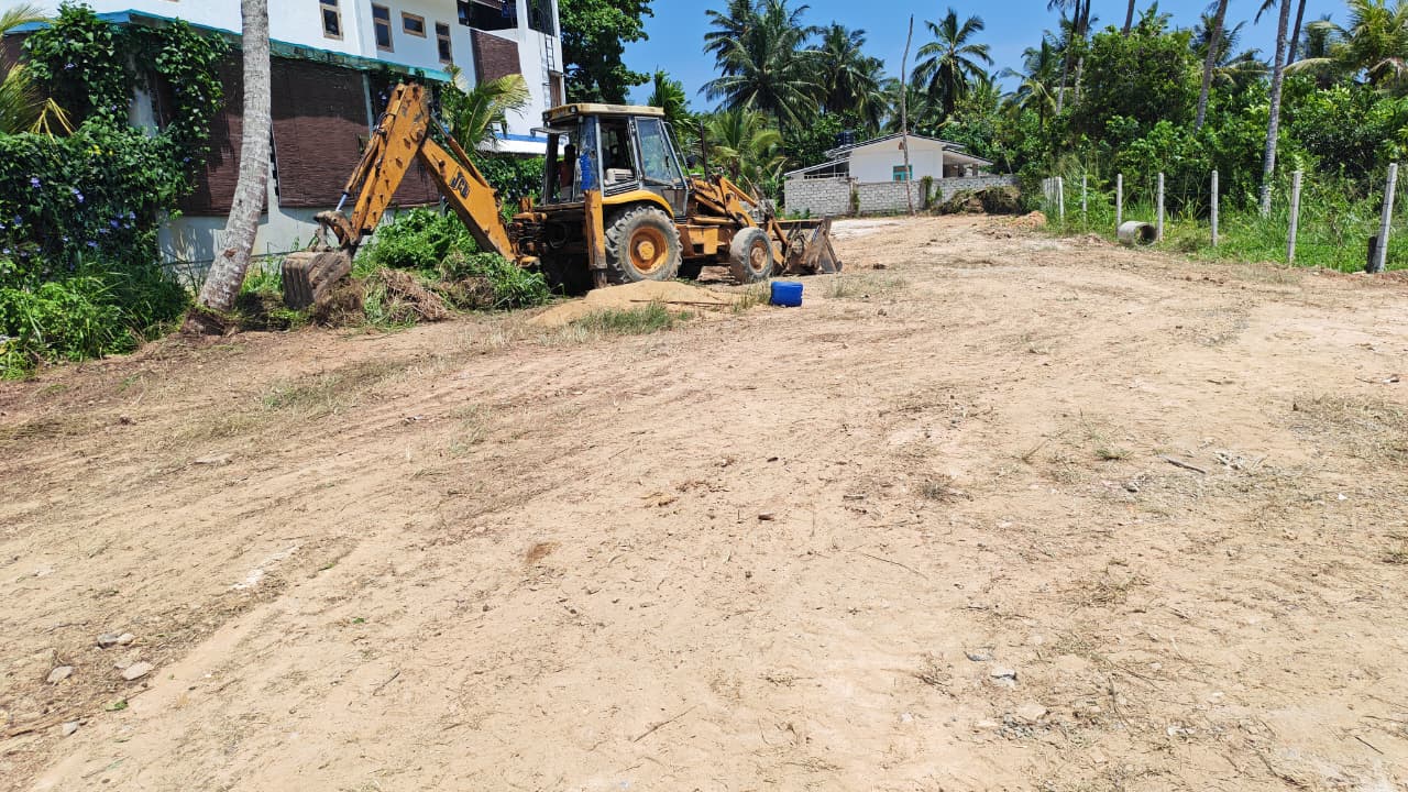 Land for Sale in UnawatunaAddress: 6.017674, 80.255091 Land type: Commercial, Residential, Other Land size: 41.0 perches