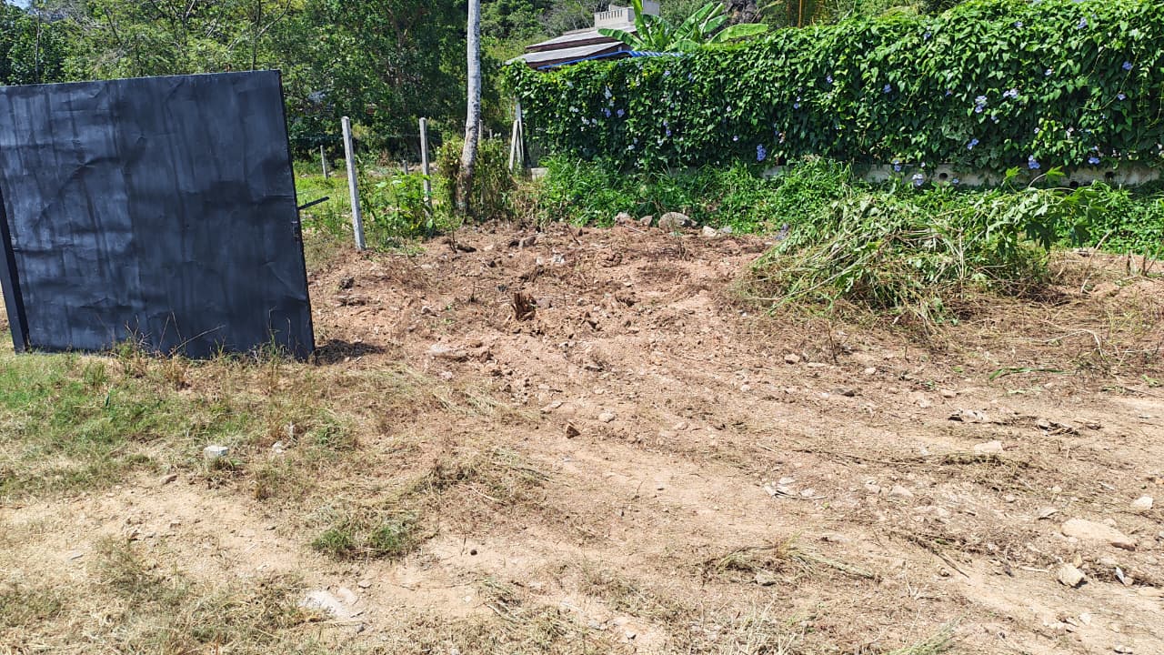 Land for Sale in UnawatunaAddress: 6.017674, 80.255091 Land type: Commercial, Residential, Other Land size: 41.0 perches