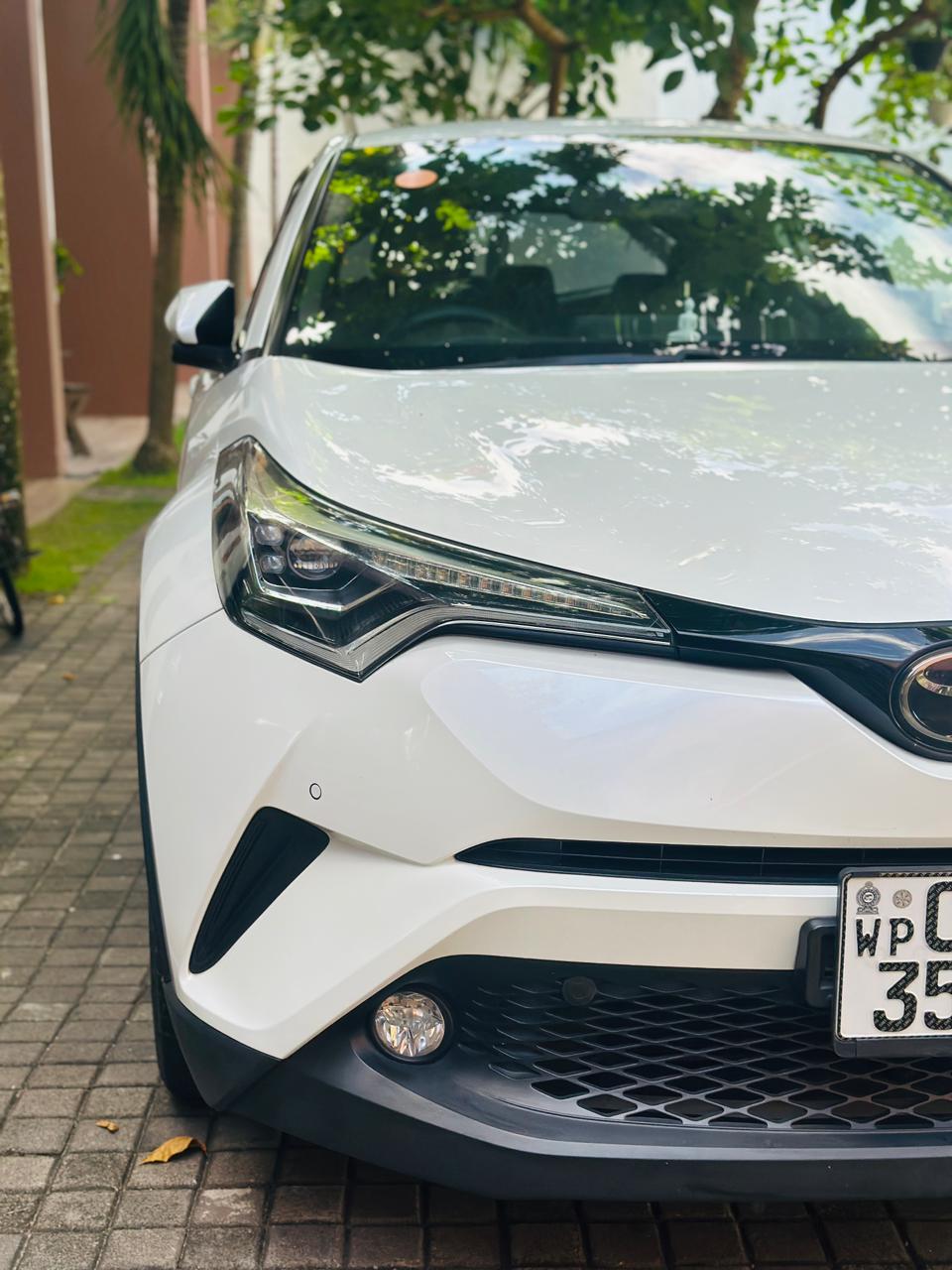 Toyota CHR NGX50 2017