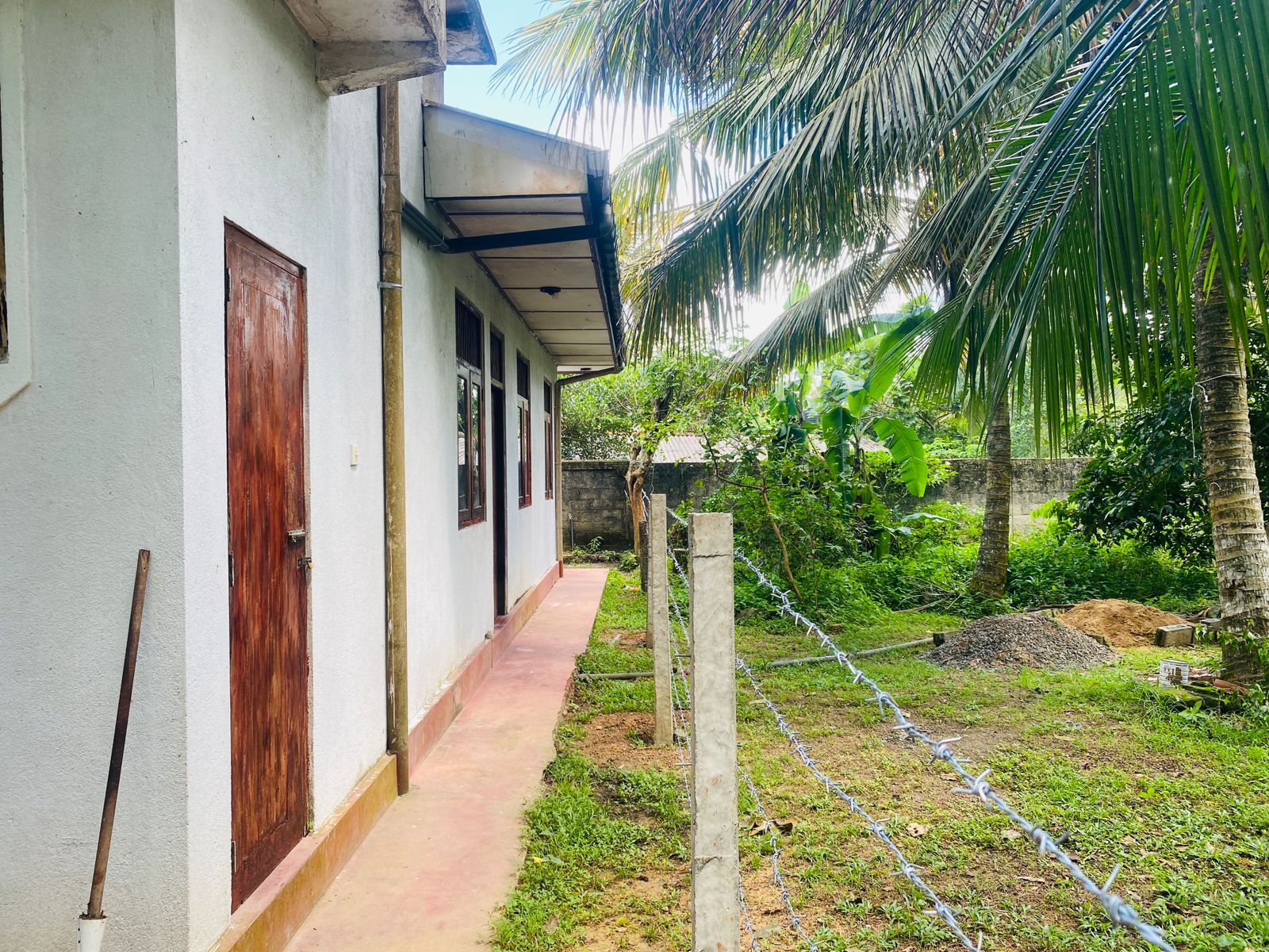 මල්වාන නිවසක් විකිණීමට