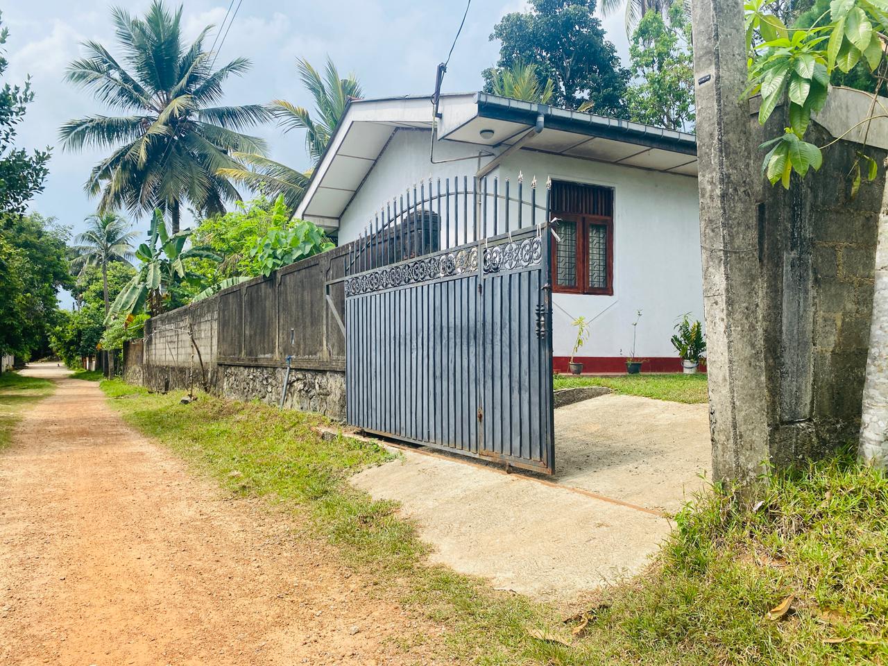 මල්වාන නිවසක් විකිණීමට