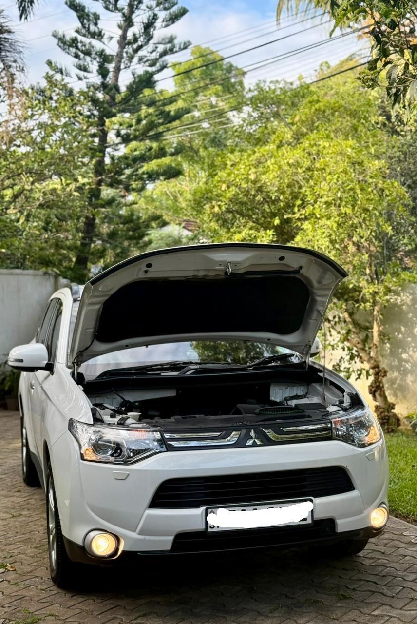 Mitsubishi Outlander 2014