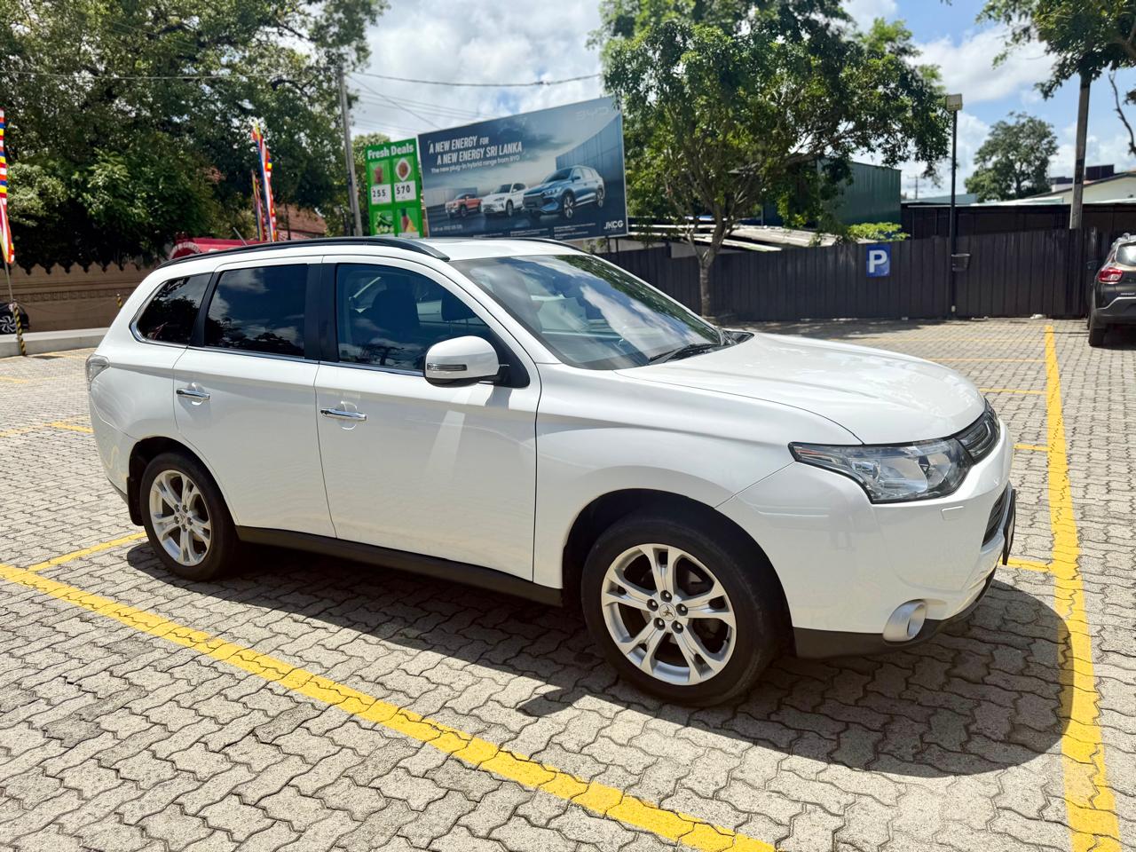 Mitsubishi Outlander 2014
