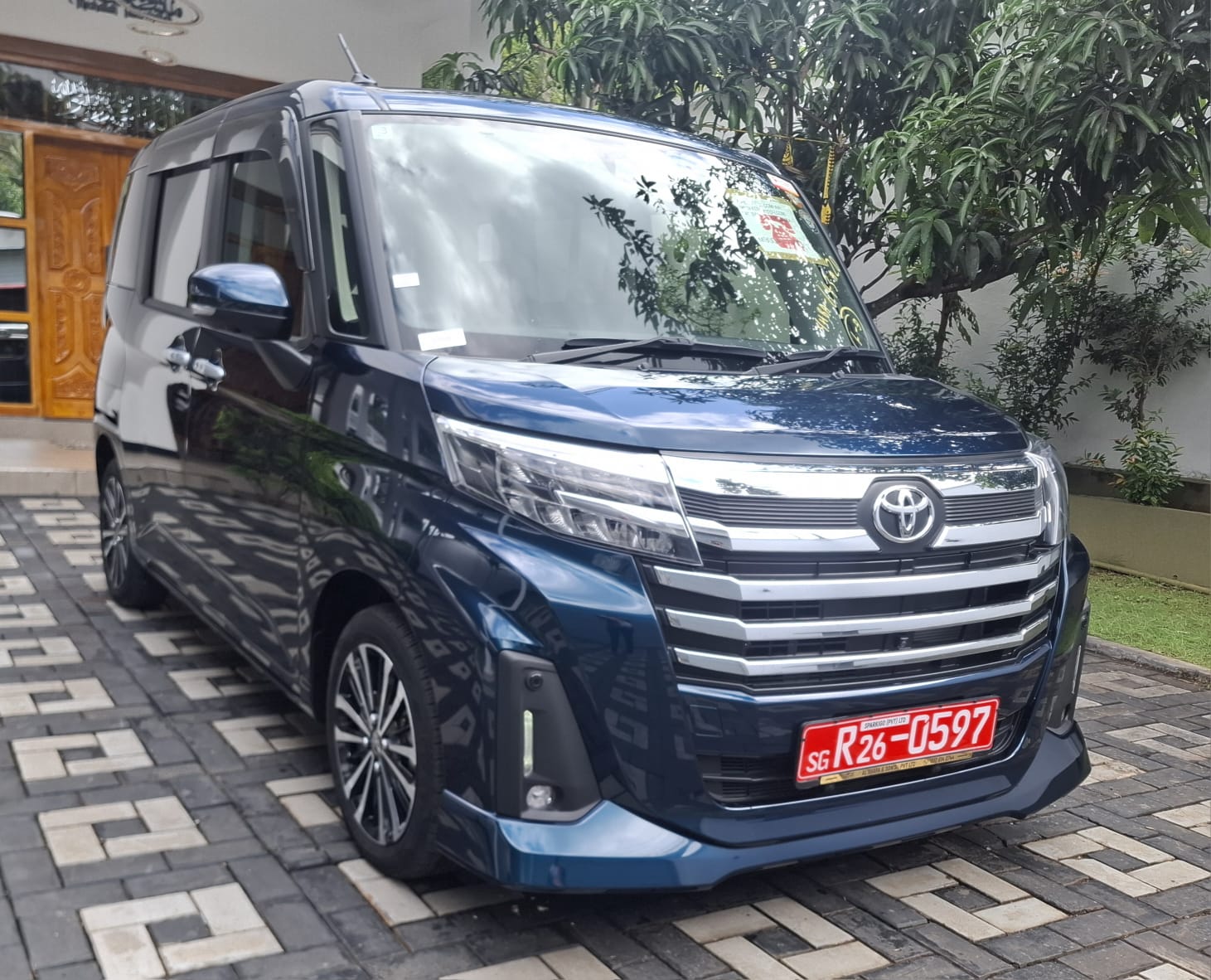 Toyota Roomy Custom GT 2024