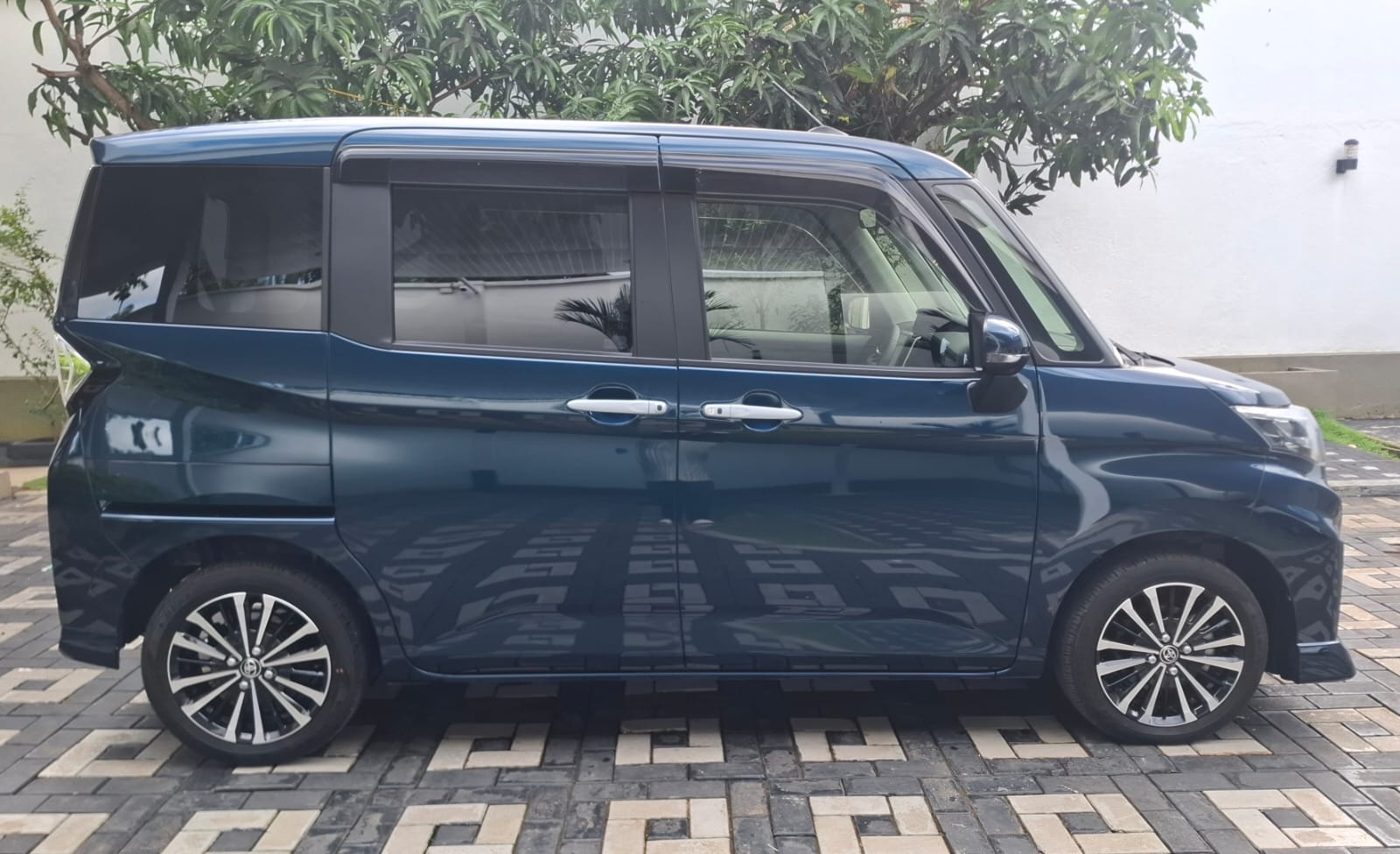 Toyota Roomy Custom GT 2024