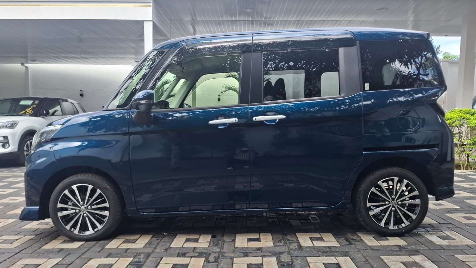 Toyota Roomy Custom GT 2024
