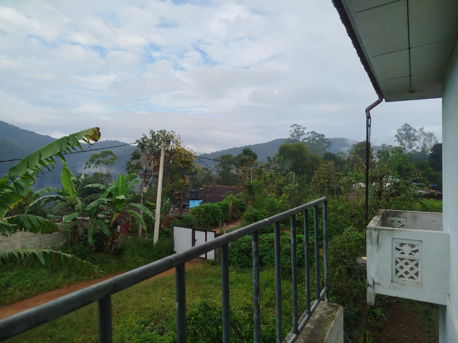 ඉඩම සමග දෙමල් නිවසක් විකිනීමට – බණ්ඩාරවෙල