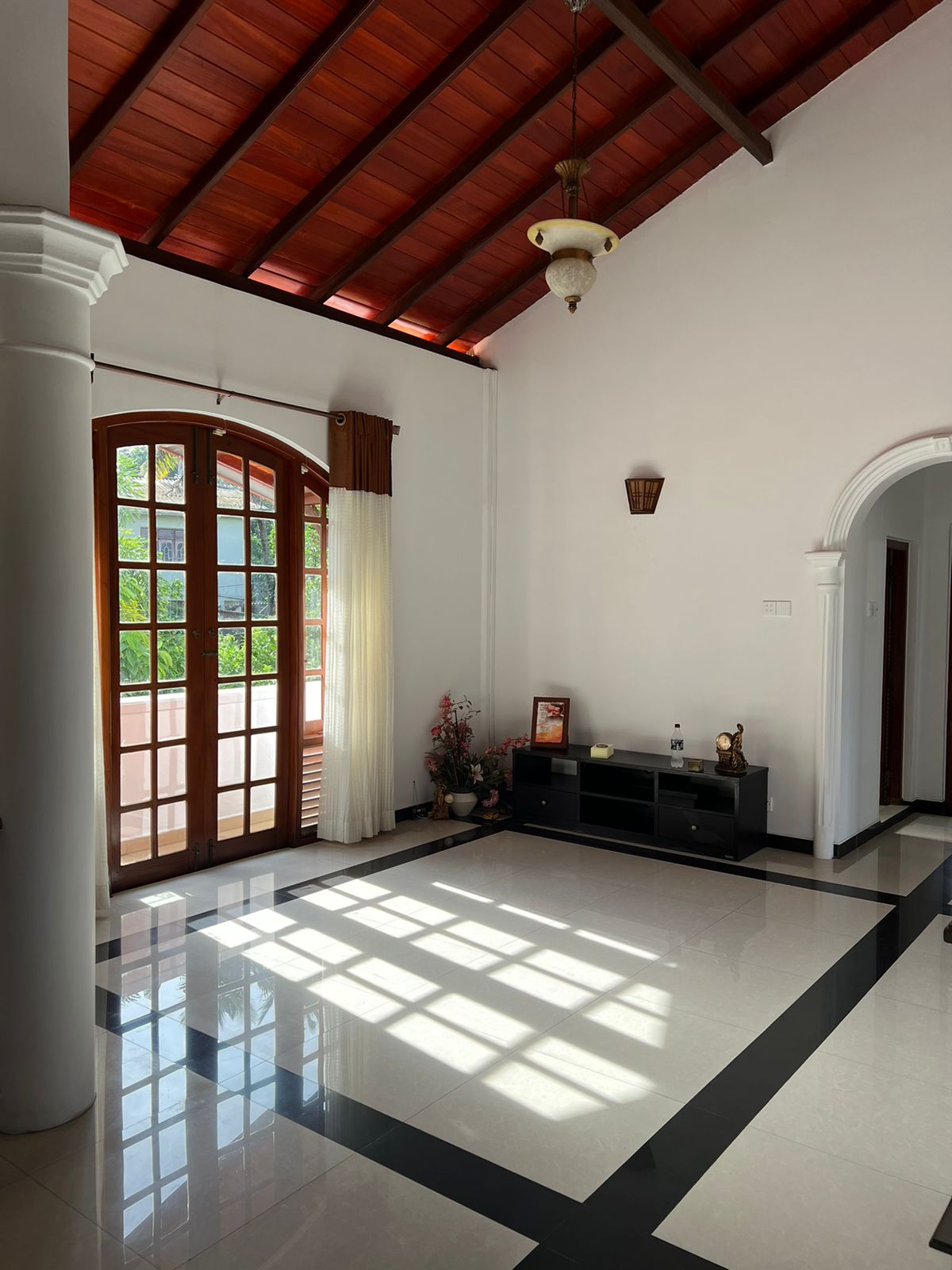 6-Bedroom Two-Storey House for Sale in Piliyandala