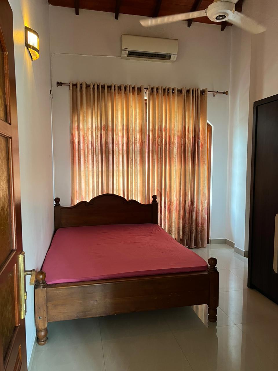 6-Bedroom Two-Storey House for Sale in Piliyandala