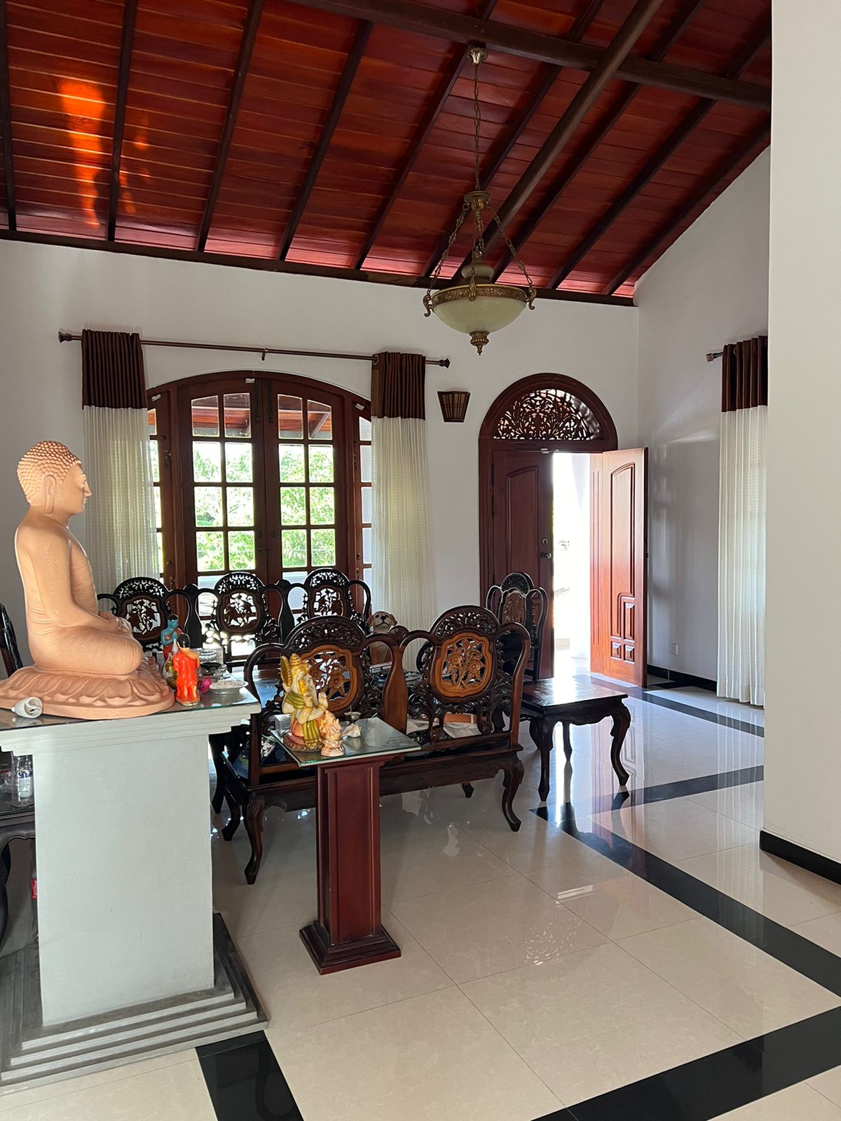 6-Bedroom Two-Storey House for Sale in Piliyandala