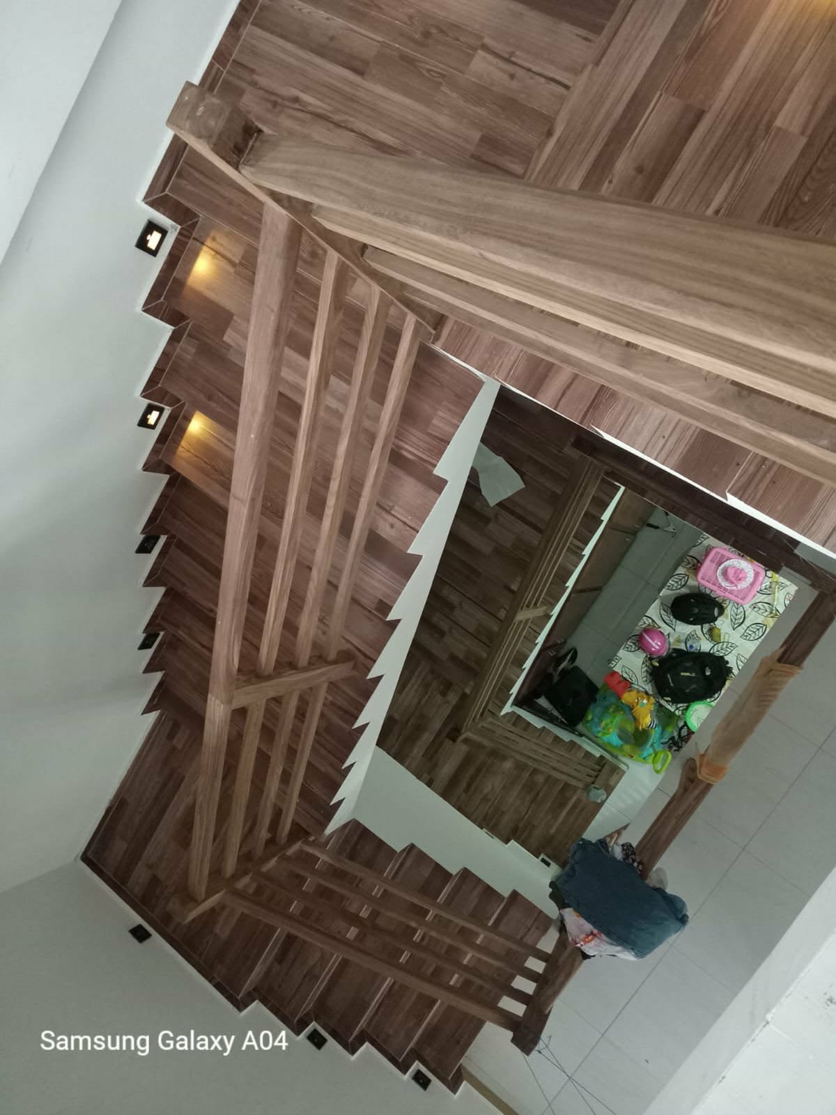 දෙහිඕවිට තෙමහල් නිවසක් නිවස විකිණීමට