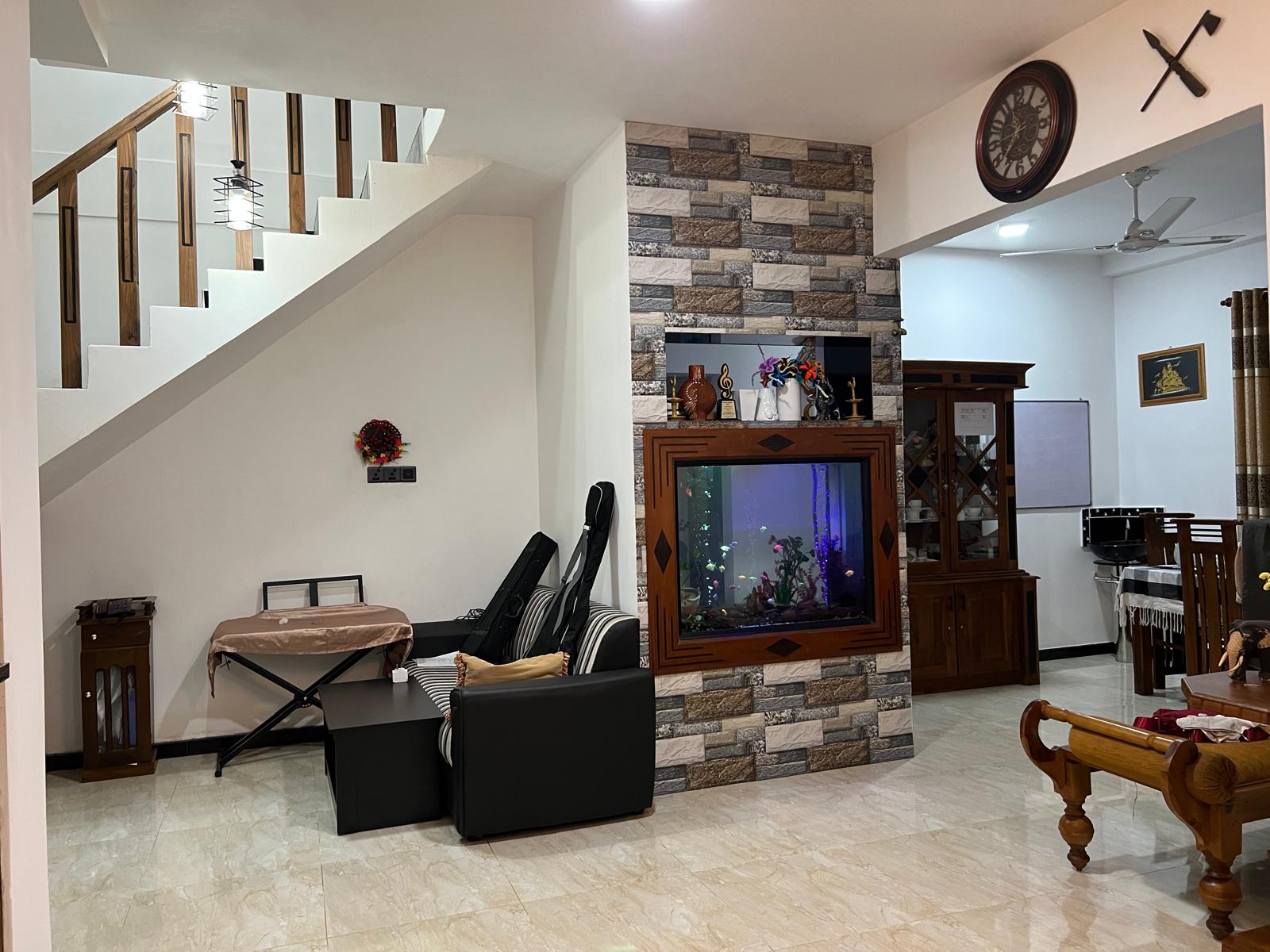 Two Story Luxury House අවිස්සාවේල්ල