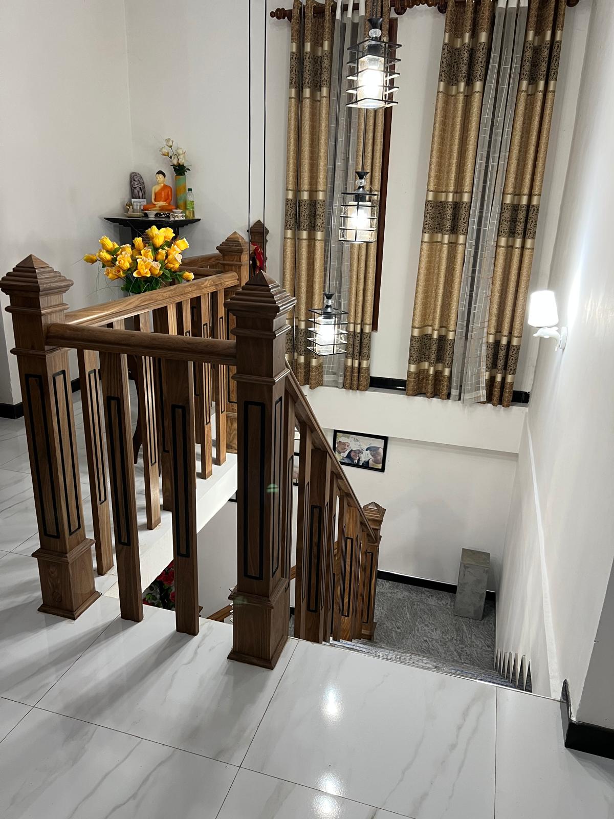 Two Story Luxury House අවිස්සාවේල්ල