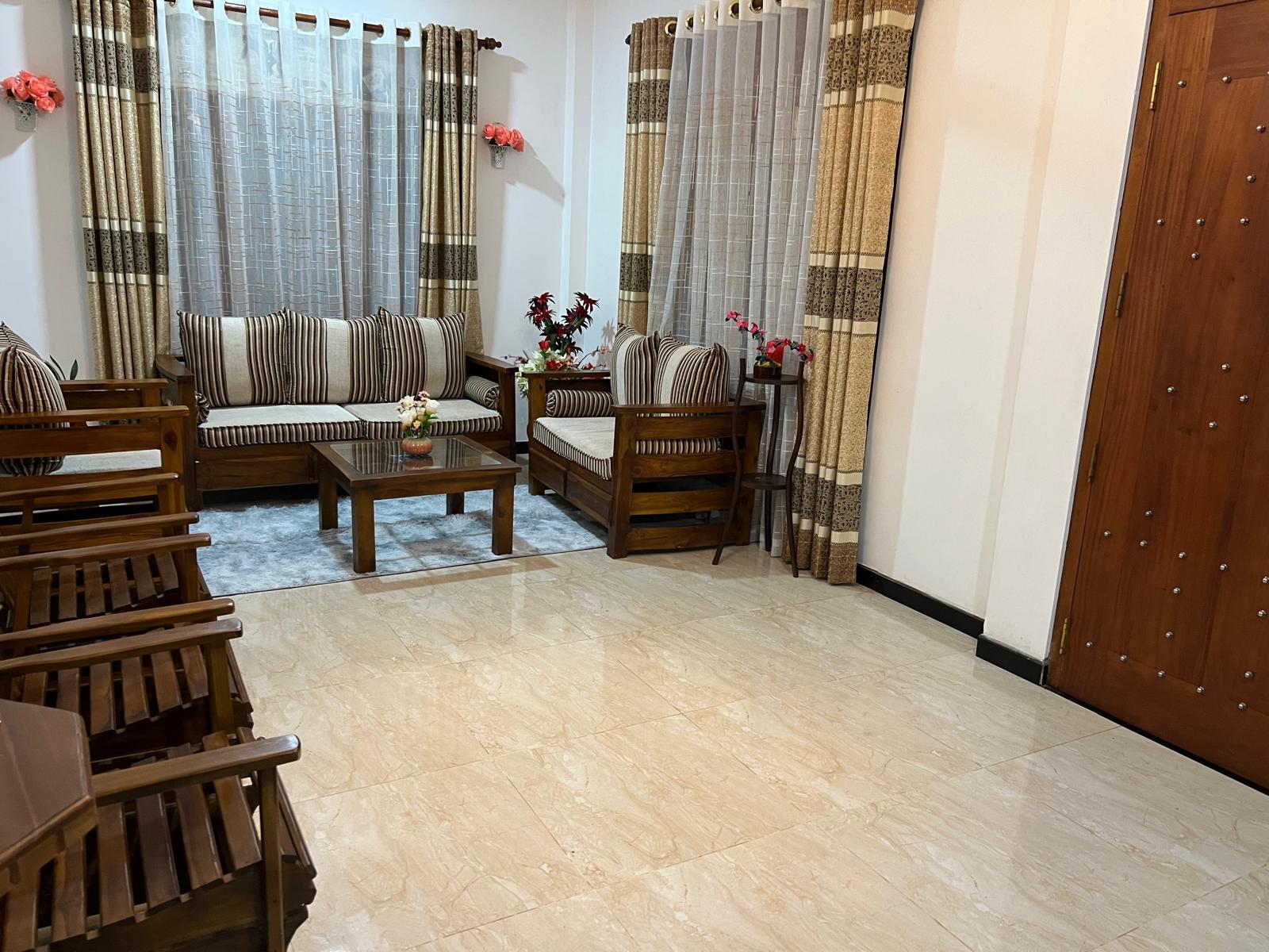 Two Story Luxury House අවිස්සාවේල්ල