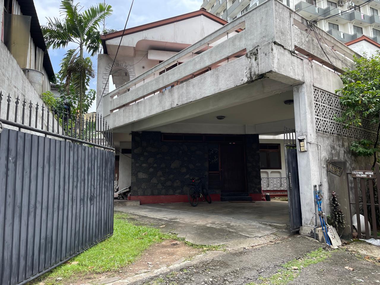Land with House for Sale Kirulapone