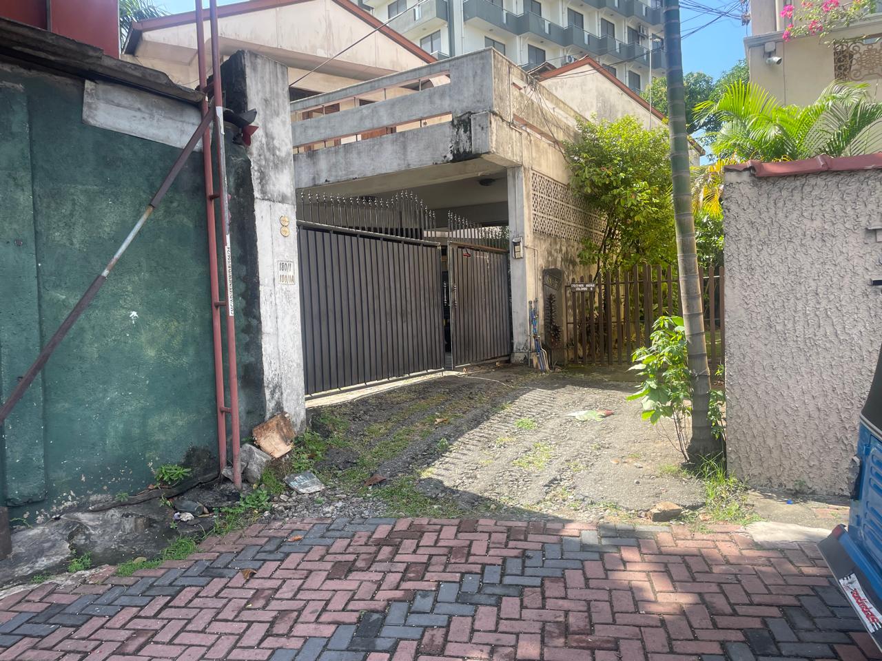 Land with House for Sale Kirulapone