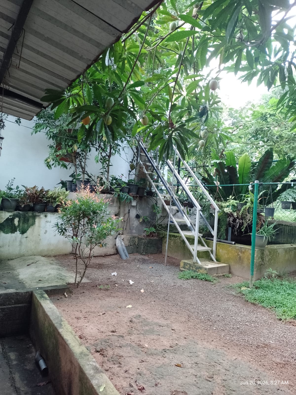 ගාල්ල නගරයට ආසන්නයෙන් නිවස සහිත ඉඩම විකිණීමට