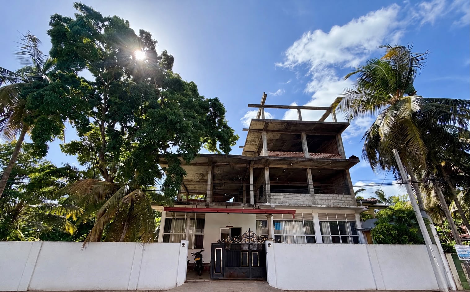 Prime 4 Storey Building Property for Sale – Ambalantota