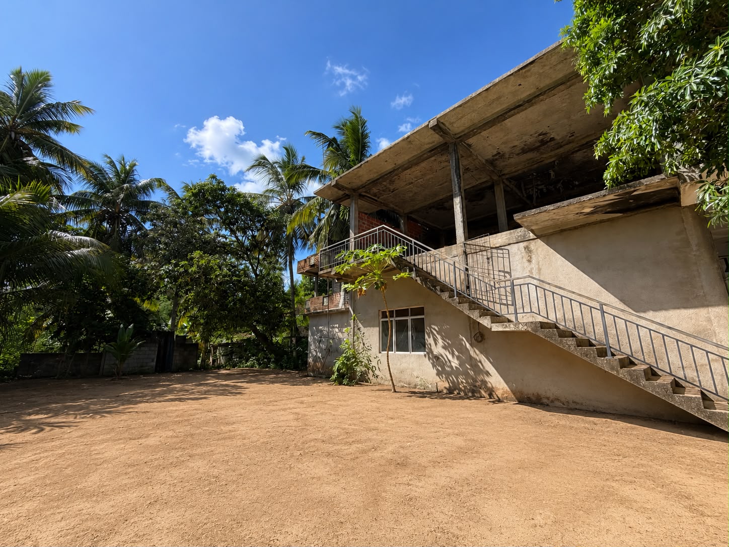 Prime 4 Storey Building Property for Sale – Ambalantota