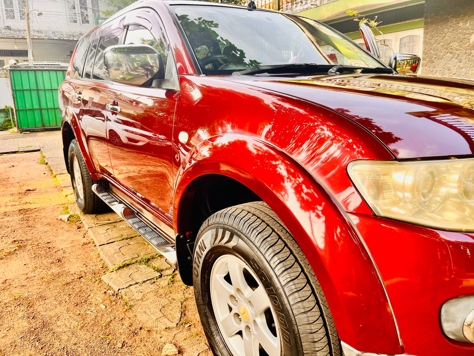 Mitsubishi Montero Sport 2012