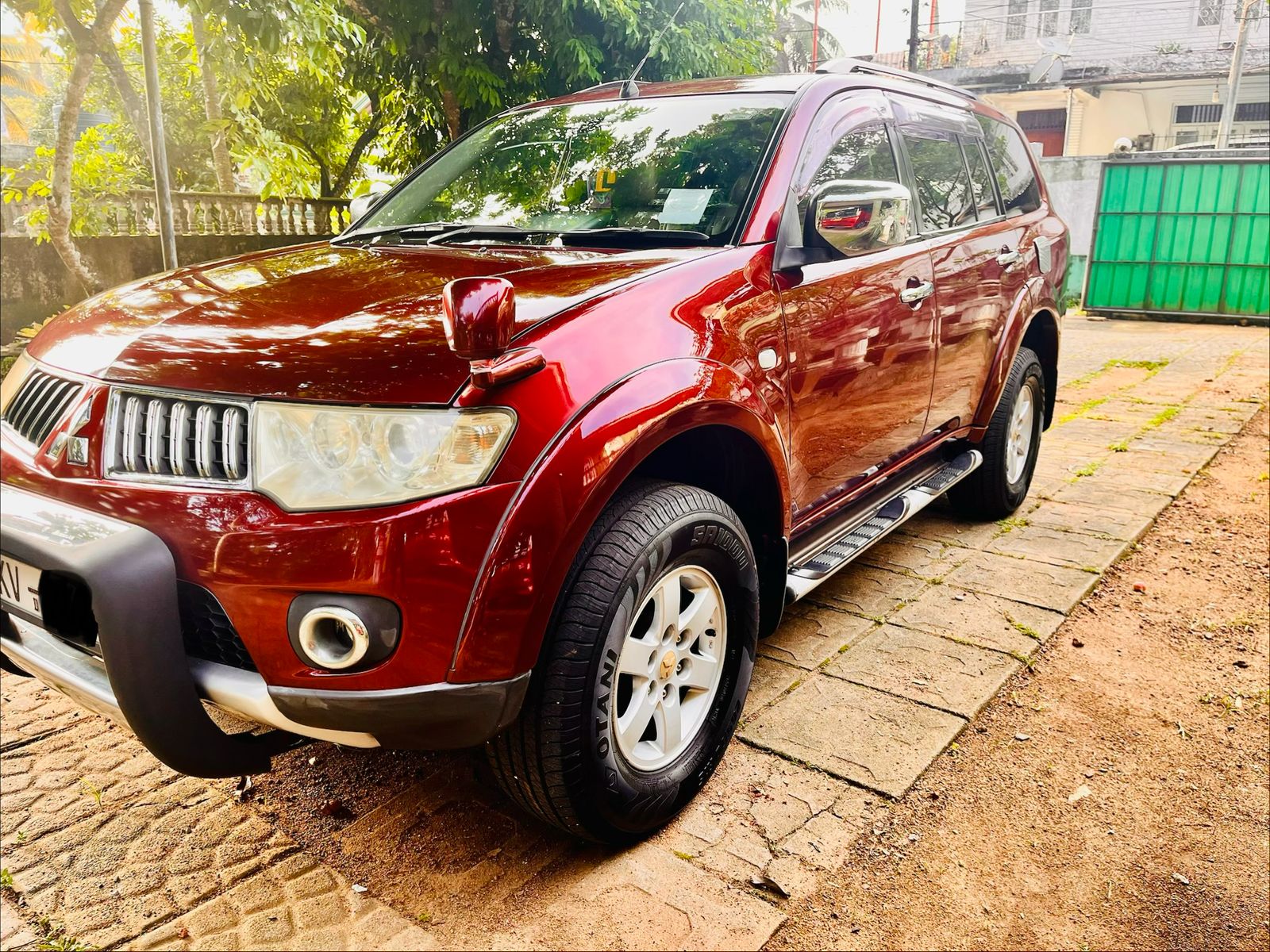 Mitsubishi Montero Sport 2012