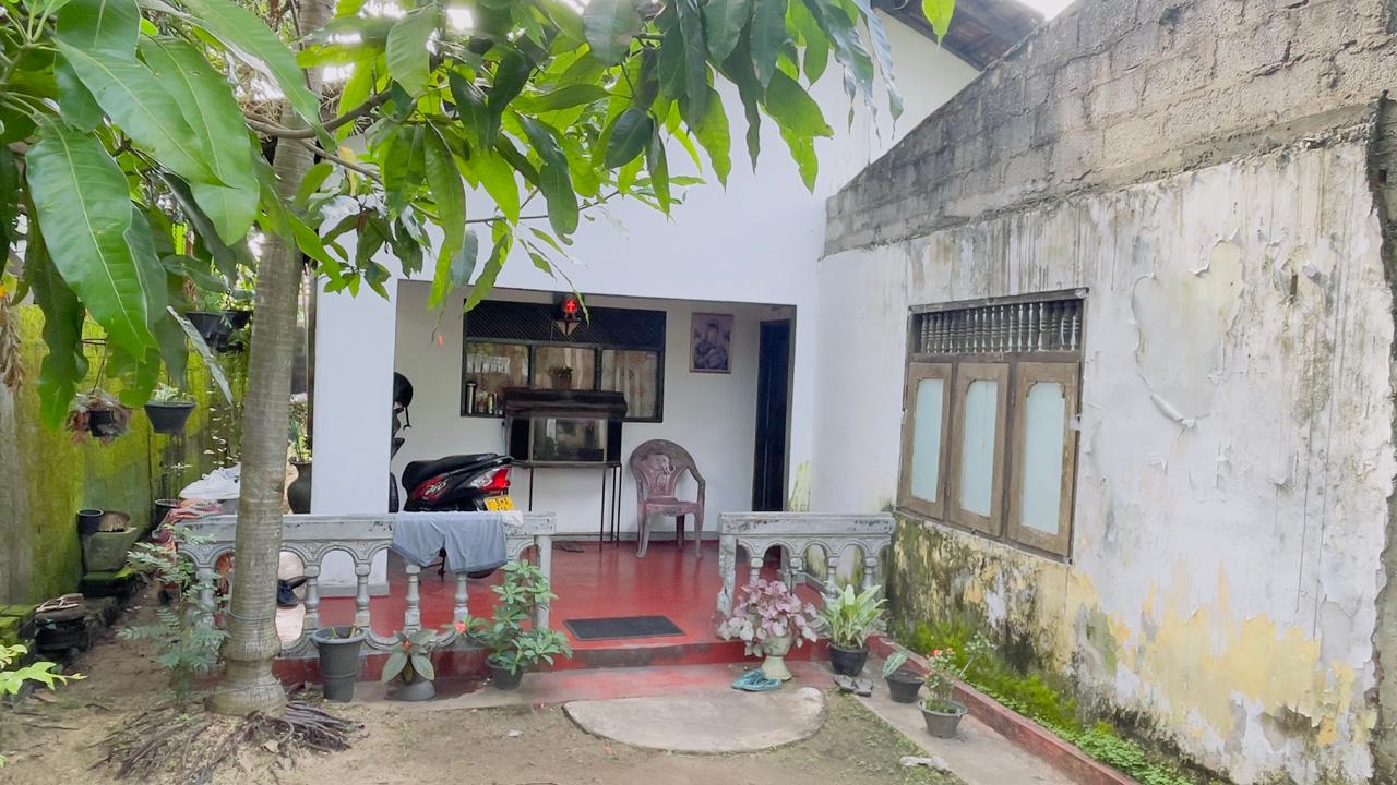 Land with House for Sale in Kandana
