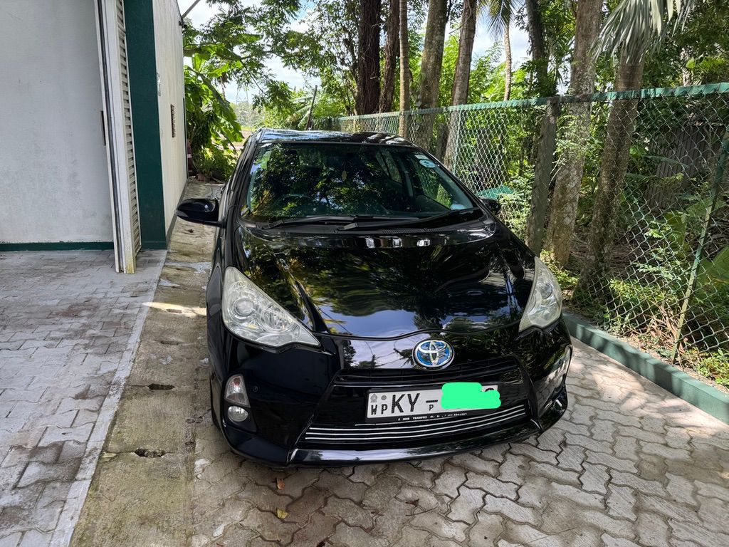 Toyota Aqua 2012