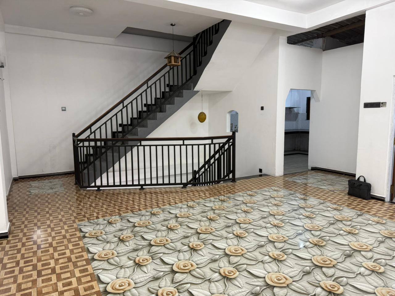 New Molding Design House Sale Wellampitya