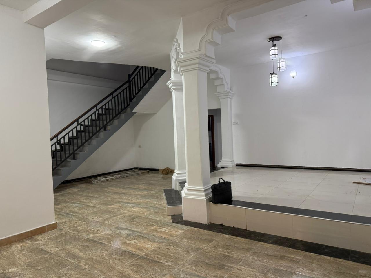 New Molding Design House Sale Wellampitya