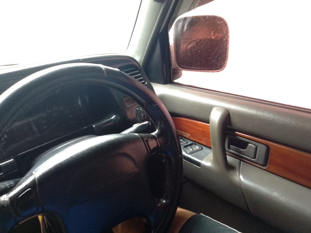 Isuzu Bighorn 1996