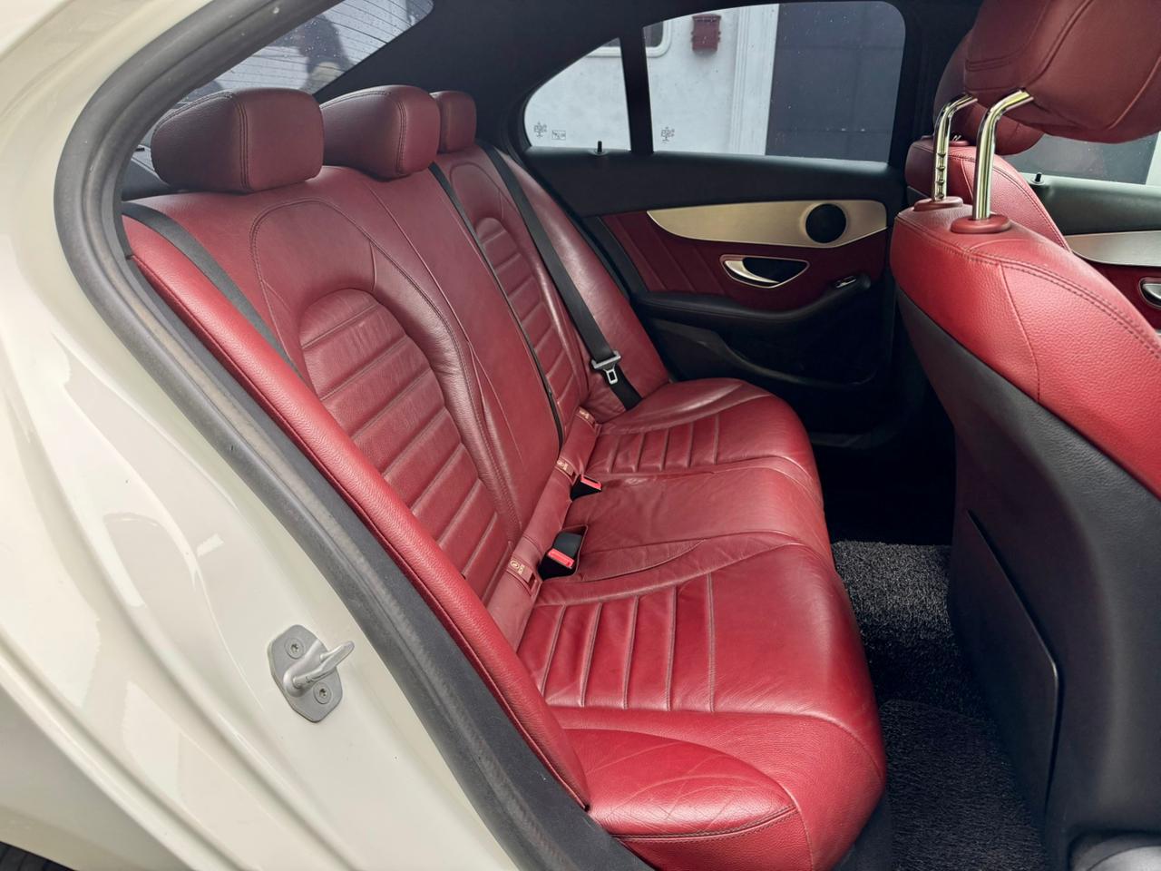 Mercedes Benz C300 2015