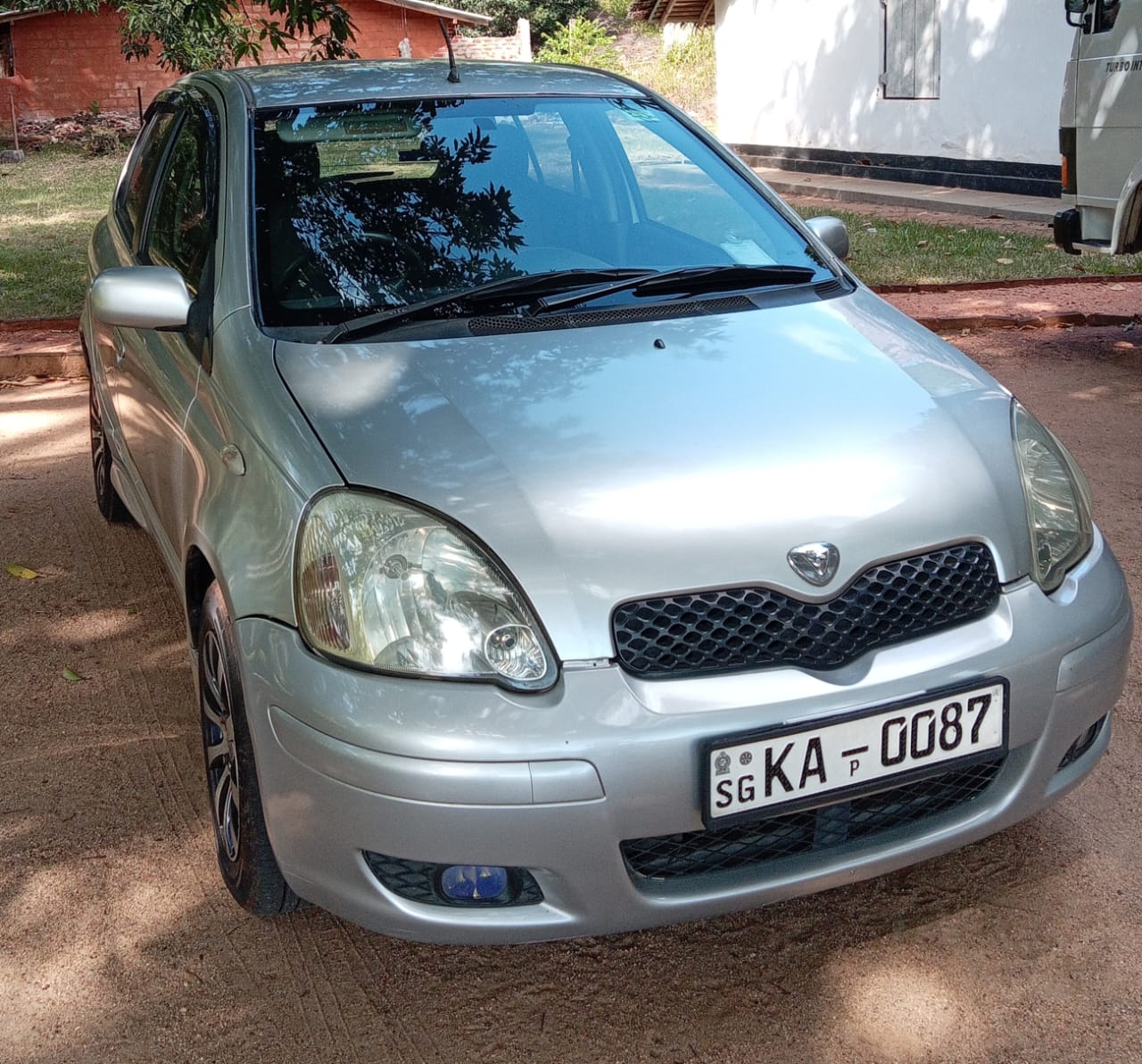 Toyota Vitz SCP 10 2002