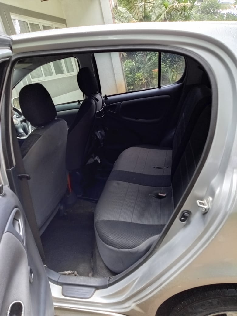 Toyota Vitz SCP 10 2002