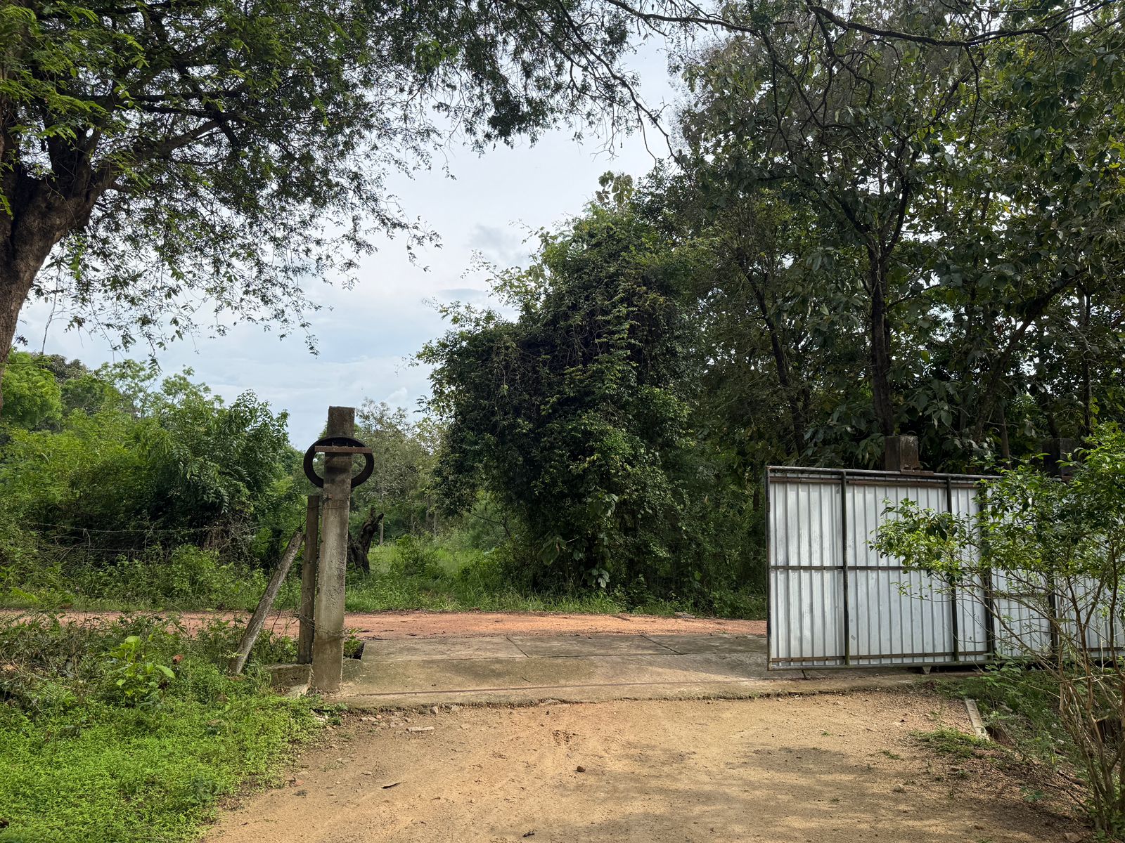 Land with House for Sale – Madatugama