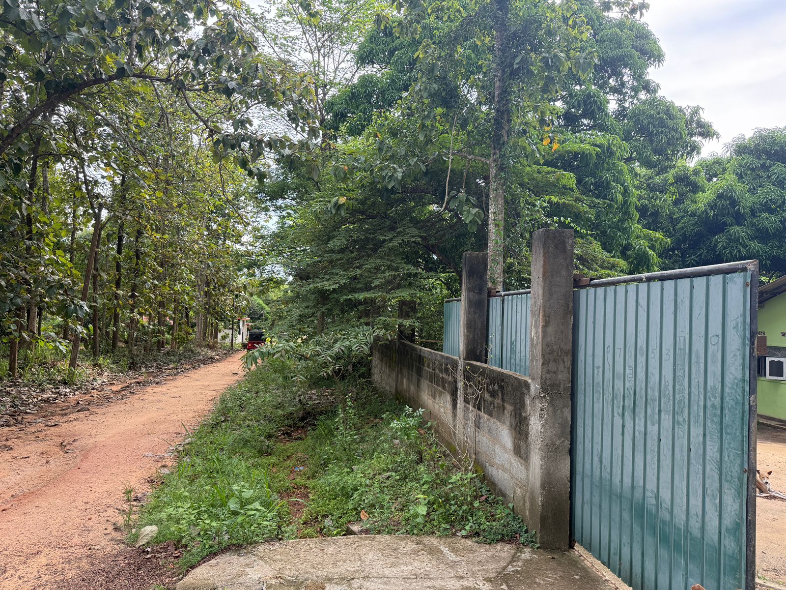 Land with House for Sale – Madatugama