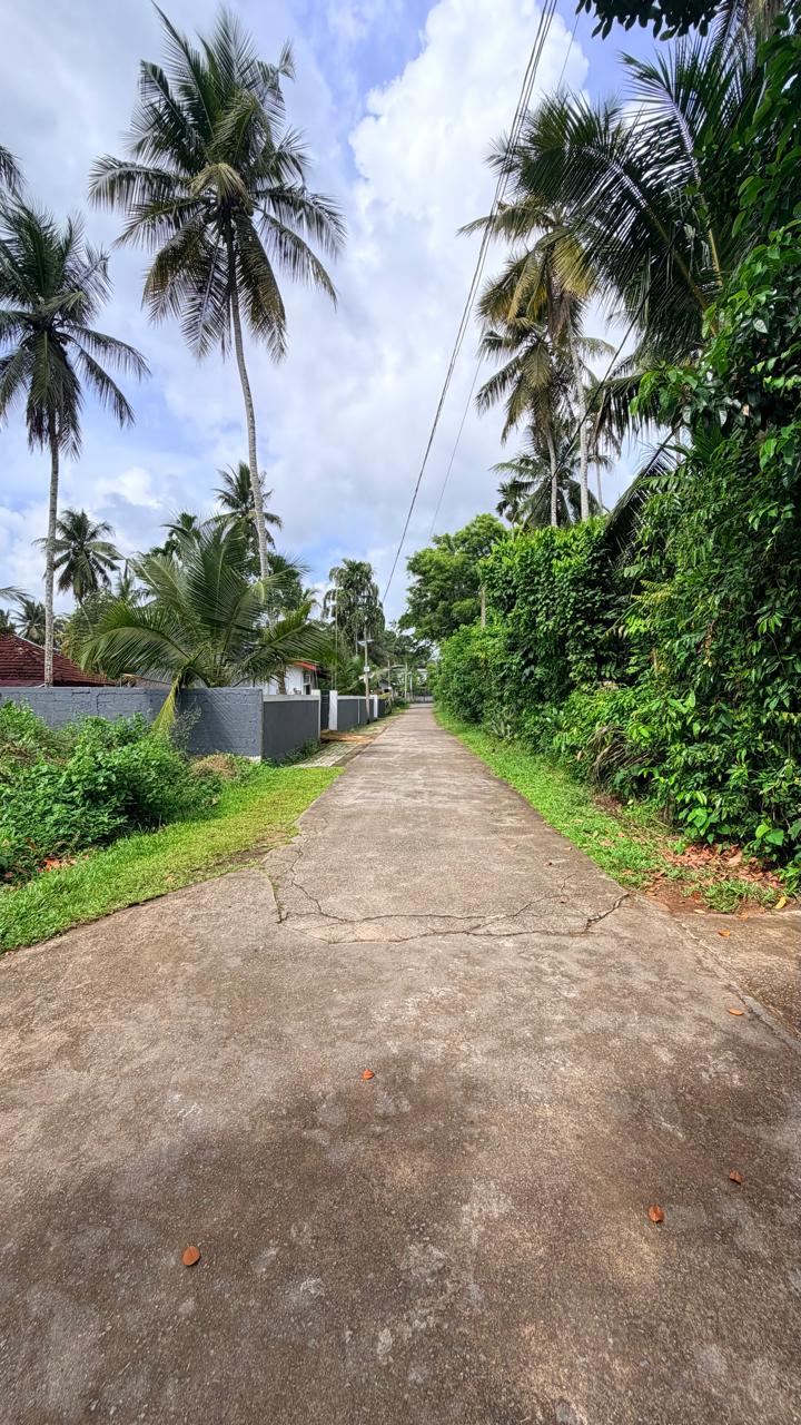 අතුරුගිරිය ඔරුවල බිම් කොටස් විකිණීමට