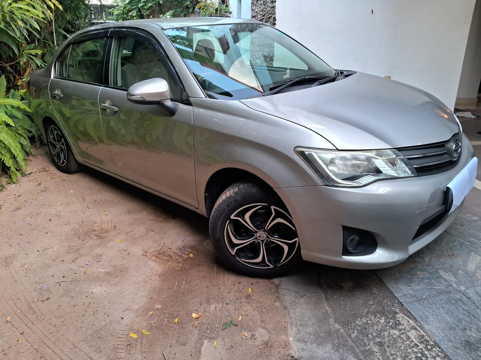 Toyota Axio 2012