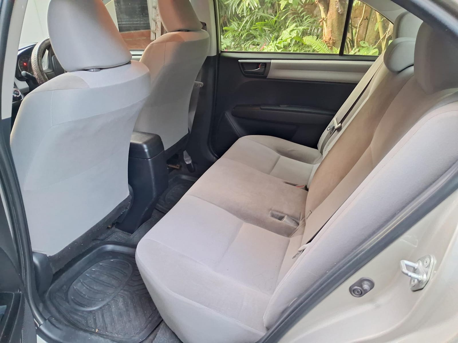 Toyota Axio 2012