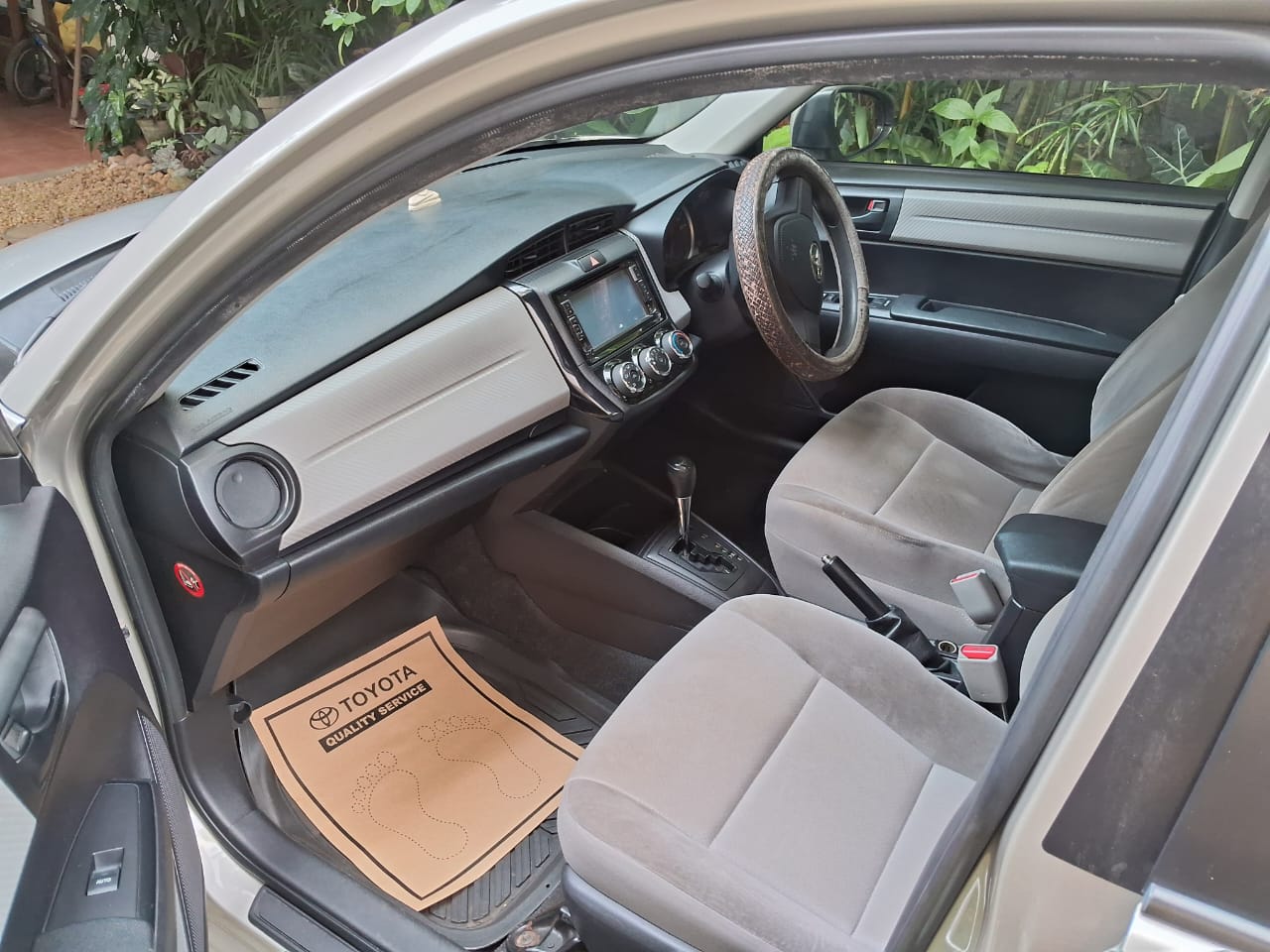 Toyota Axio 2012