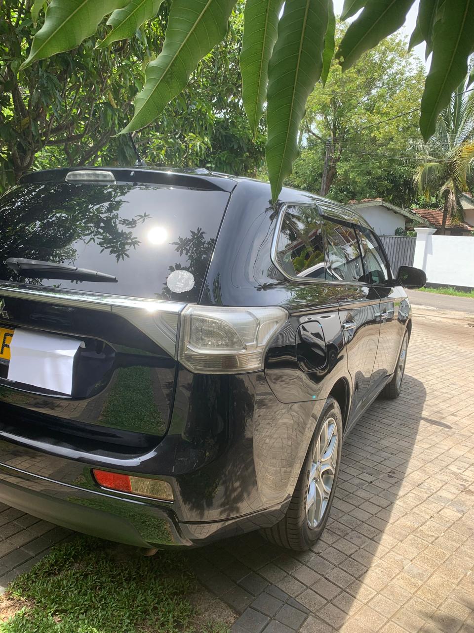 Mitsubishi Outlander PHEV G Navi 2015