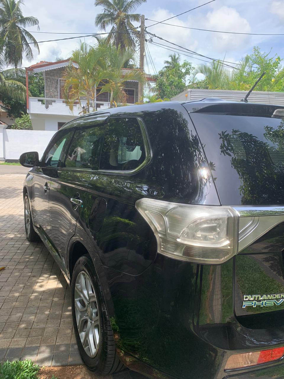 Mitsubishi Outlander PHEV G Navi 2015