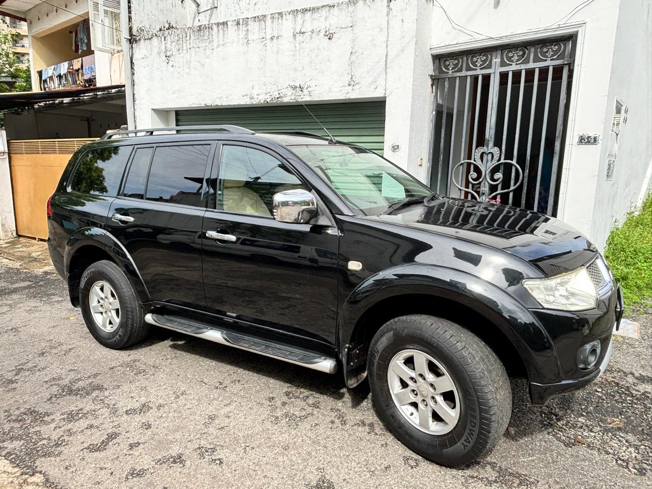Mitsubishi Montero Sport 2012