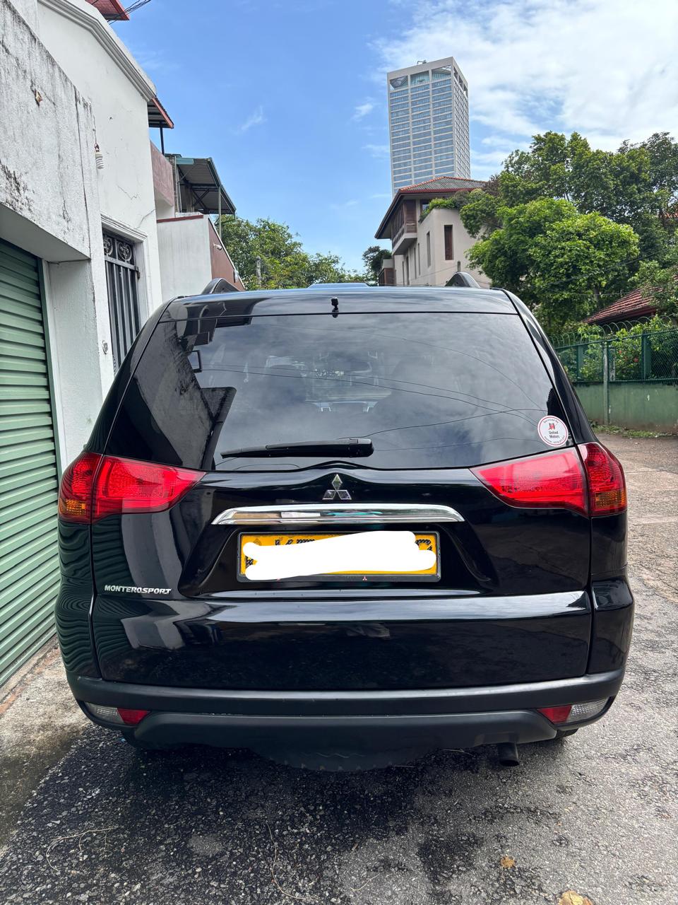 Mitsubishi Montero Sport 2012