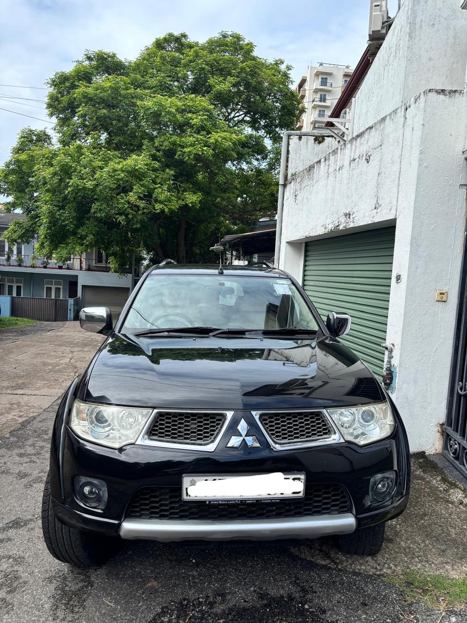 Mitsubishi Montero Sport 2012