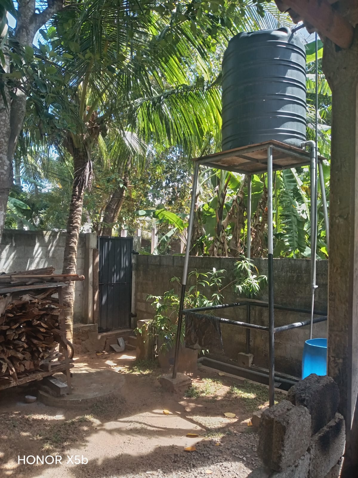 ගං වතුර අවදානමෙන් තොර අනුරාධපුර නගරයට ආසන්නව නිස්කලංක පරිසරයක අගනා නිවසක්