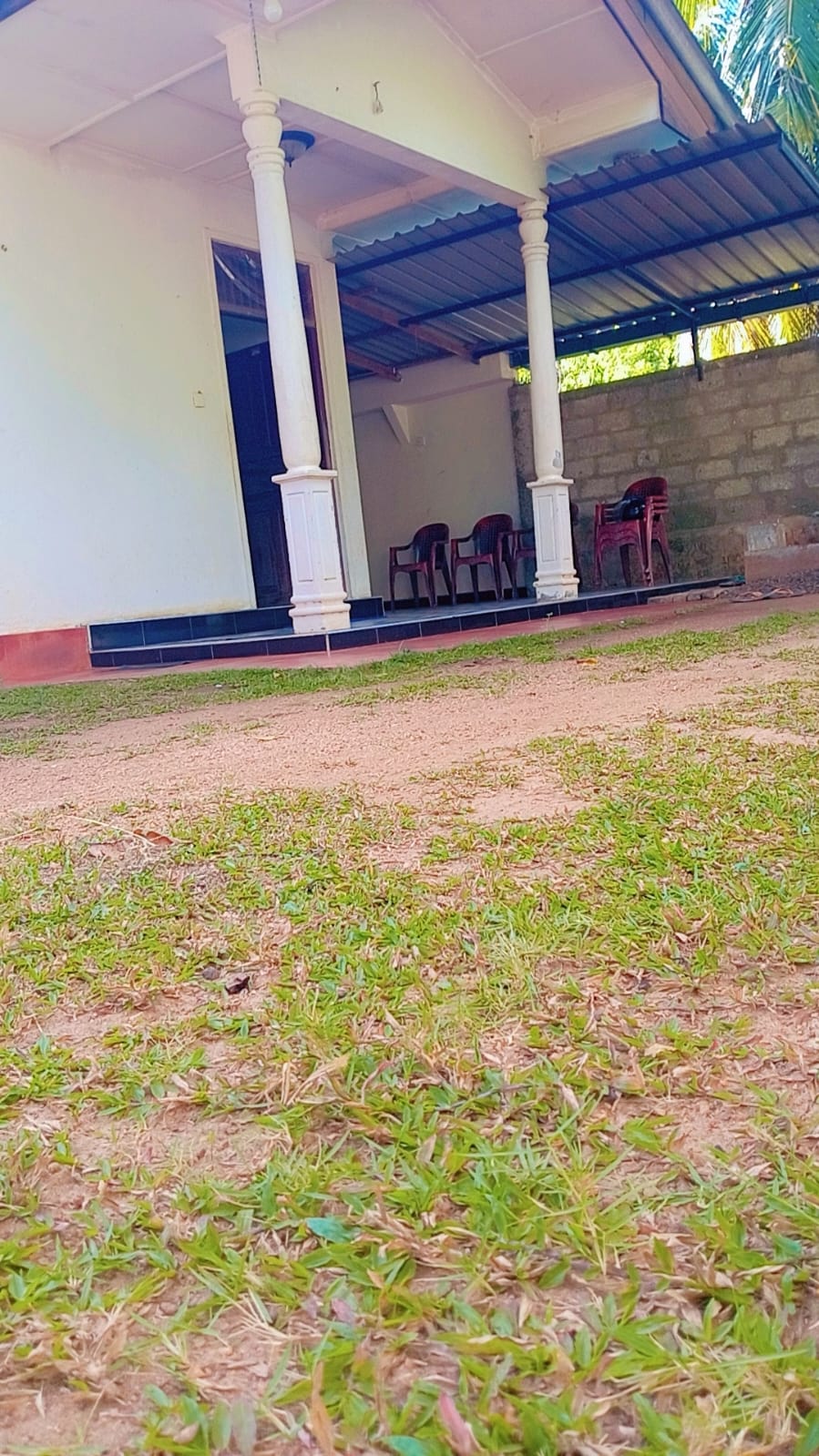 ගං වතුර අවදානමෙන් තොර අනුරාධපුර නගරයට ආසන්නව නිස්කලංක පරිසරයක අගනා නිවසක්